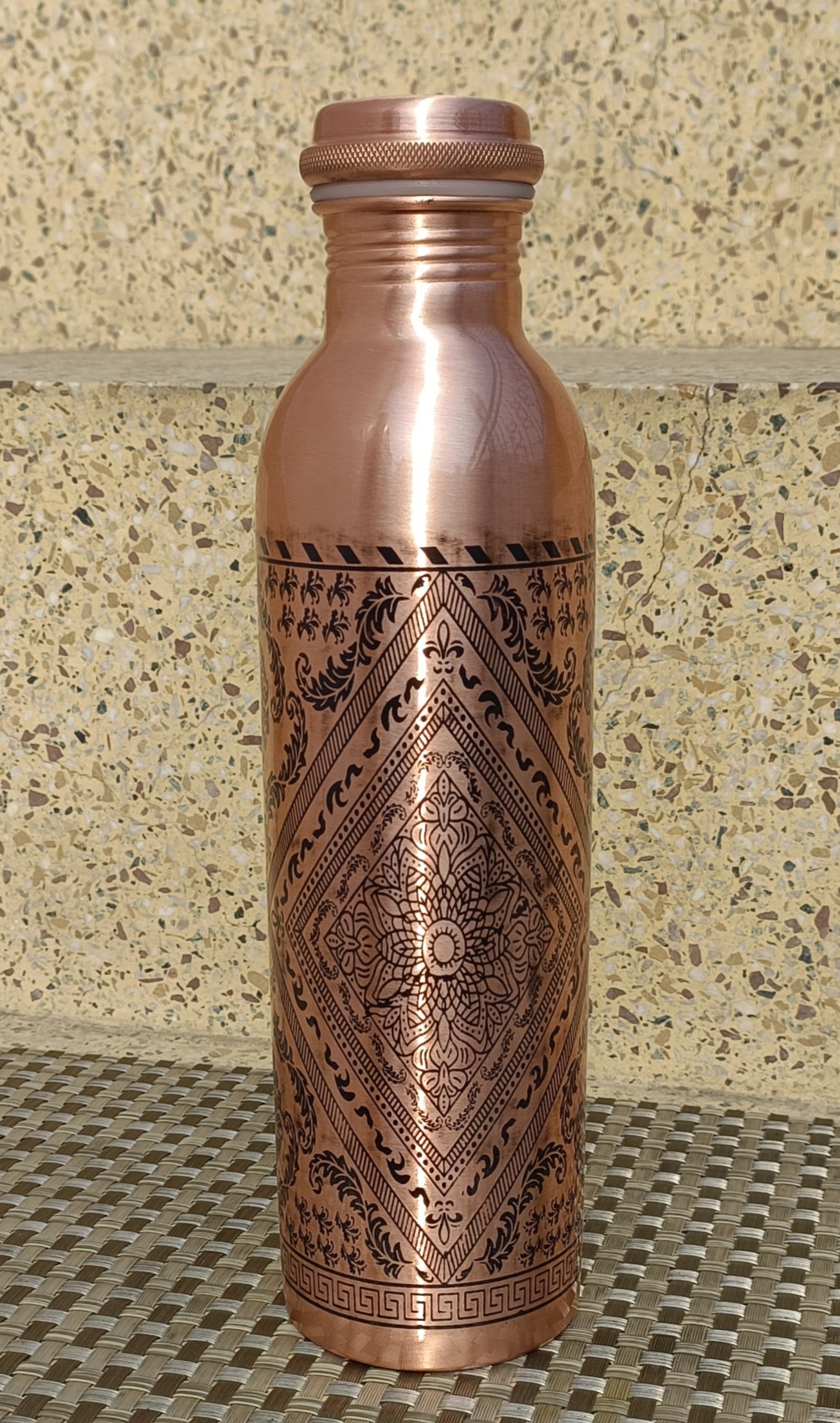 <span style="margin: 0px 0px 5px 0px; font-weight: 600; color:#81655d;">Item #: 1032</span><br />Engraved Copper Water Bottle