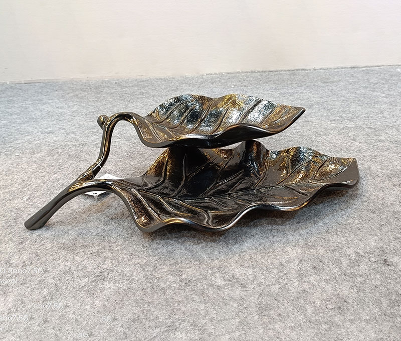 <span style="margin: 0px 0px 5px 0px; font-weight: 600; color:#81655d;">Item #: 513</span><br />2 tier Leave design Dish